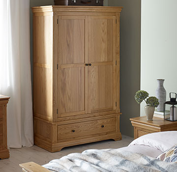 Bayonne Oak Bedroom